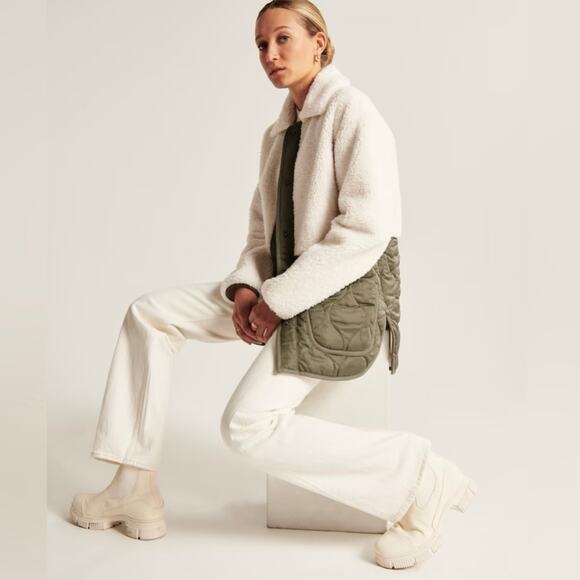 Abercrombie & Fitch Quilted Sherpa jacket coat L NWT - Picture 2 of 9